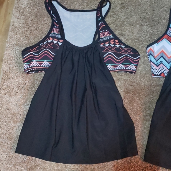 Swimsuit Set - Picture 3 of 5